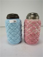 TRAY:  BLUE & PINK GLASS SHAKERS