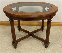 NICE OVAL END TABLE W BEVELLED GLASS TOP