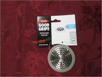 OXO Good Grips - Bathtub drain protector