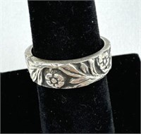 925 Mexico Sterling Flower and Leaf Motif Band