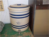 4 crown crockery water jug top chp