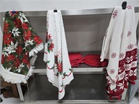 Christmas Throw, Tablecloths & Place Mats