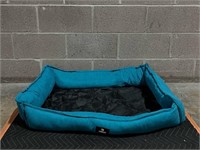 FM234 Veehoo Dog Bed