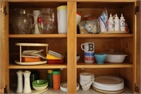 Kitchen Cabinet Contents - Tupperware, Correl ++