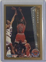 1992-93 Fleer League Leader Michael Jordan Card