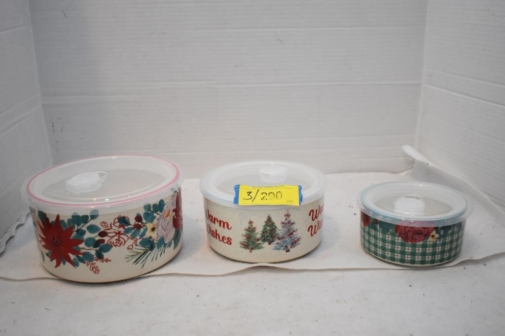 Three Pioneer Woman Storage Bowls w/Lids