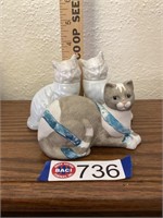 3 cat figurines