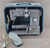 Pfaff 332 Portable Sewing Machine - works