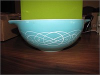 NICE Vintage Pyrex #443 (2.5 Quart) Mixing Bowl