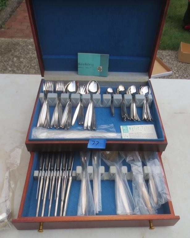 Flatware set in nice case