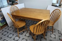 Wooden Table w/4 Chairs(w/o leaf-36x53,