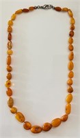 DESIRABLE VINTAGE BUTTERSCOTCH AMBER NECKLACE