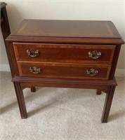 LANE STYLE 988 22 CHEST SIDE ACCENT Table W