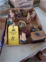 BOX TOY OF BEAR FIGURINES