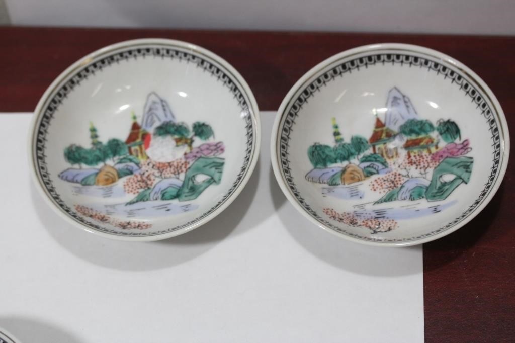 Set of 2 Chinese Saucer/Wall Hanger