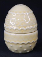 Nesting Egg Salt & Pepper Shakers