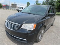 2014 CHRYSLER TOWN & COUNTRY 253211 KMS