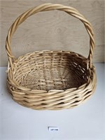 Large Woven Basket (16"H 18"W)