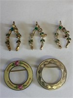 TWO CIRCLE PINS THREE WISH BONE PINS WITH GREEN