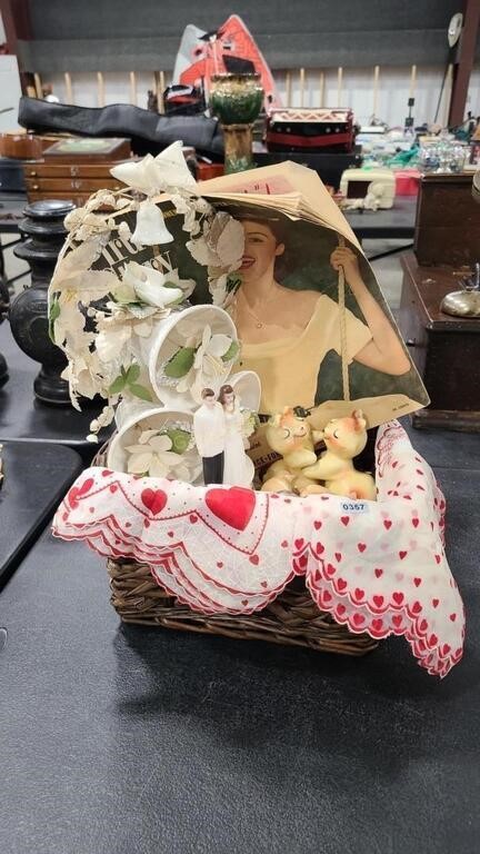 VINTAGE WEDDING BASKET