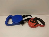 2 retractable dog leashes