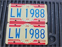 Pair of 1976 Illionois License Plate