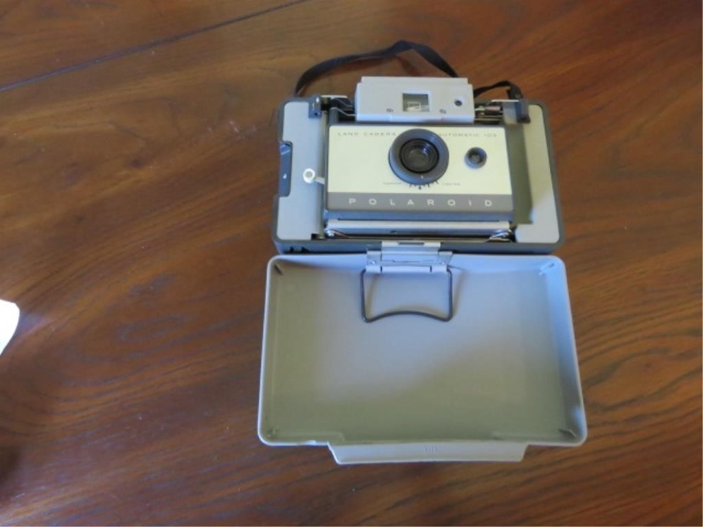 POLAROID LAND CAMERA AUTOMATIC 103 WITH CASE