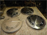 (4) Ford hub caps