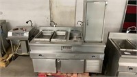 1 H&K Hot Dog Cooker & Bun Steamer Cabinet