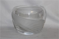 An Art Glass Bowl