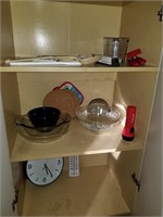 contents of cupboard in the kitchen