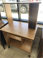 Computer Desk approx 30.5in x 19.5in x H 50in
