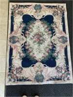Rug, approx 47in x 64in