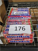4-15ct mentos fruit chews 10/26
