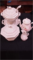 Five pieces of early ironstone: footed soup tureen