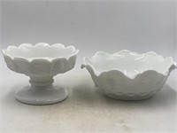 Vintage Westmoreland milk glass bowl with