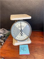 VTG American Family scale great shape
