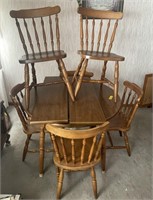 DINNING ROOM TABLE W/ 6 CHAIRS & 2 LEAFS