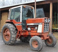 IH 986 cab tractor, dual remotes-bolt on dual hubs