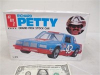 Vtg AMT Ertl Richard Petty Grand Prix Stock Car