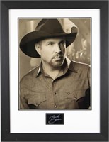 FRAMED GARTH BROOKS PICTURE WITH AUTOGRAPH