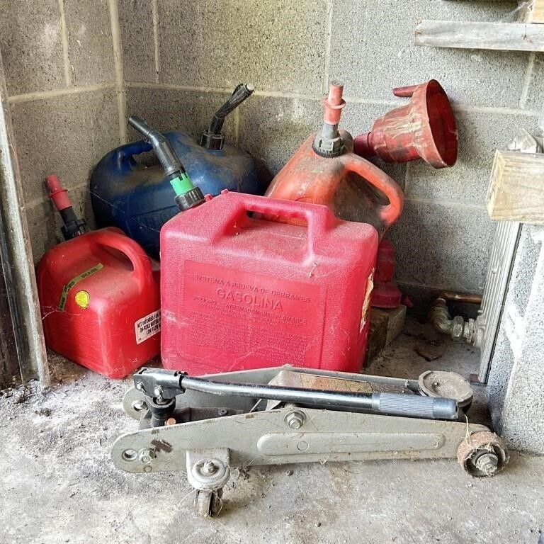 Gas Cans & Asst