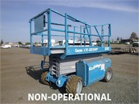 2006 Genie GS-3268 Rough Terrain Scissor Lift