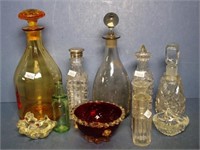 Eleven various vintage glass items