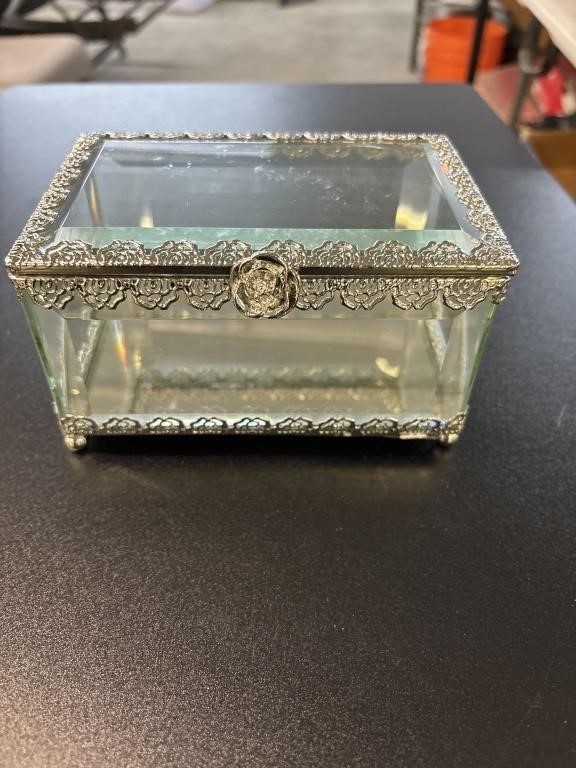 Mirrored glass jewelry box