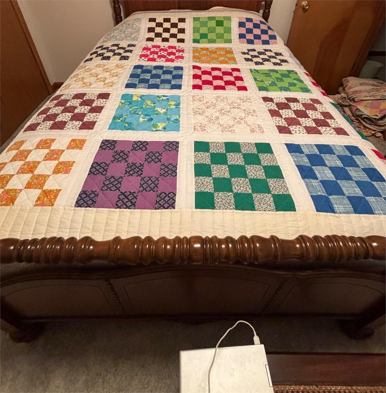 Quilt - Multi color/size square