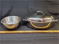 2 stainless steel cooking items.