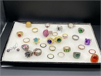 ASSORTED COSTUME JEWELRY RINGS