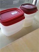 lot asst size rubbermaid containers