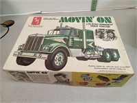 AMT kenworth "Moving on" box and lots of truck
